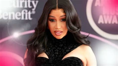 cardi b height in feet|Cardi B Wiki, Age, Height, Husband, Family,。